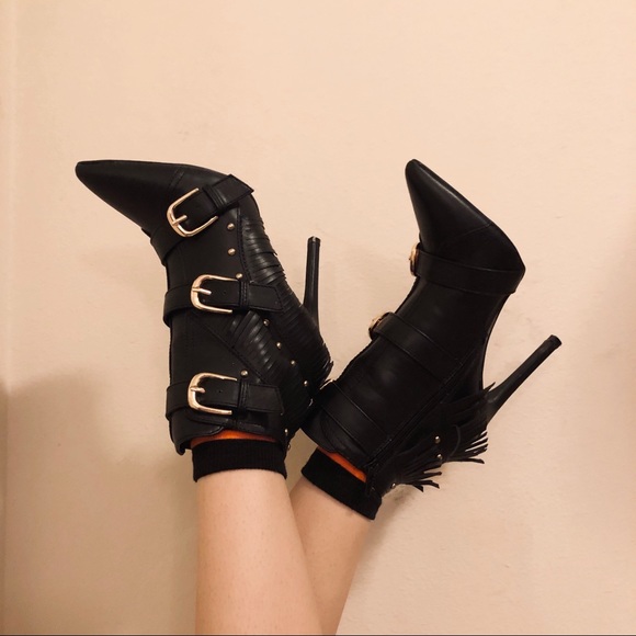Shoe Dazzle Shoes - Witchy Booties